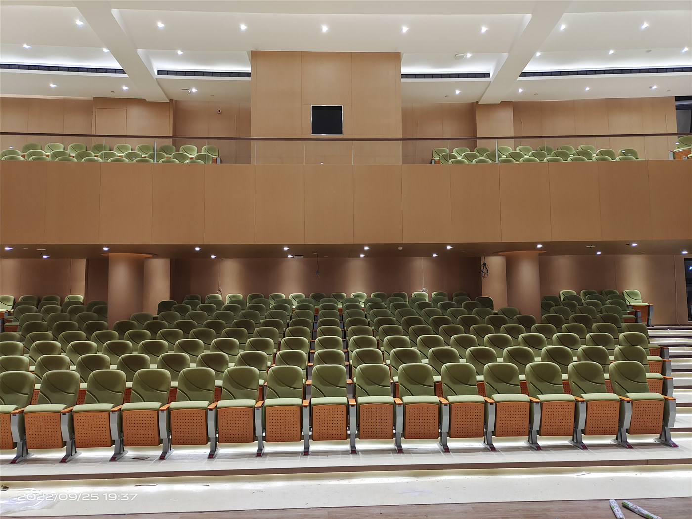 Crea un ambiente impressionante con le sedute per auditorium ben progettate dei migliori produttori105